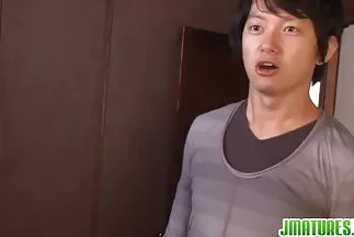 رجل سكس خليجي عربي جديد ثري يمارس الجنس مع شقراء وامرأة سمراء