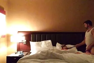 متحمسًا افلام سكس مصرية جديدة بعد الصراخ ، المتأنق يدق الشقراء في المهبل.