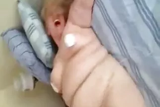 امرأة سمراء رائعة الملاعين صبي سكس مصرى عربى جديد ايمو على الأريكة