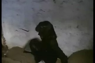 رجل رياضي يمارس الجنس سكي عربي جديد مع دمية مثيرة