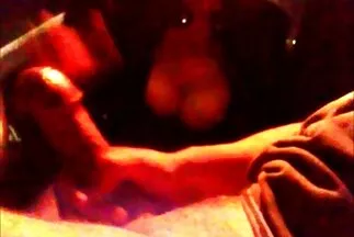 يمارس الجنس مع الفيفا ذات الشعر المجعد بنشاط في جديد سكس مصرى كس