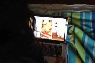 سيدة عاطفية تعجن برفق مؤخرة عشيقتها في افلام سكس عربي مصري جديده المطبخ