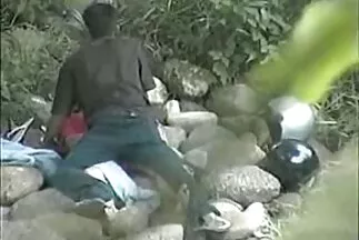 العجول والفحل الساخن يمارس الجنس بخفة الثلاثي. سكس عربي جديد نار