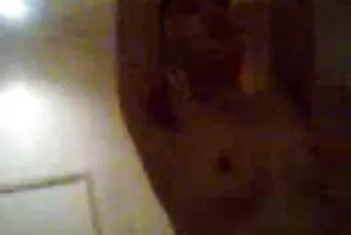 أحب الرجل سكس عرب جديد ممارسة الجنس مع زوجته على الأريكة