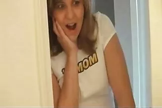 عاشق لألعاب اليد يشاهد الإباحية ويستمني سكس عربي افلام عربية جديدة