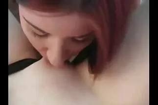 تهيمن المرأة غير المحببة على الرجل سكس عربي بنات جديد بشكل نشط