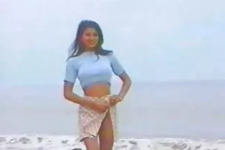 سحبت امرأة سمراء شابة على قضيب سكس عربية جديد صلب