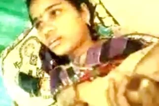 لقد حملتني قبعة سكس عرب جديد صديقي وأخذت أسيء معاملتها