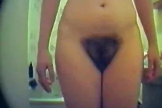 يستمني ويتحدث على الهاتف مع تنزيل سكس عربي جديد عشيقها