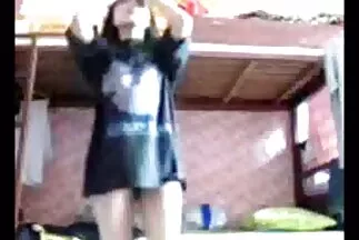 فرخ قرنية قليلا سحاق عربي جديد يظهر كس للرجل.
