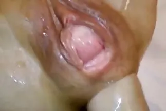 فتاة شهوانية مارس الجنس بحماس وانتهت في كس عرب نار جديد