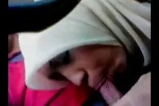 شقراء عربي جديد سكس جميلة على الشرفة للتشمس والاستمناء.