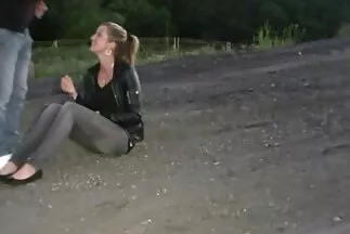 شهواني Zazie موقع سكس عربي جديد Skimm المداعبات كس بأصابع وهزاز.