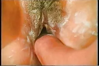 أعطى افلام سكس مترجم جديد الرجال اثنين من الديوك البيضاء لفتاة سوداء.