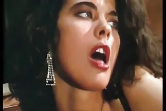 الديوث الفضولي يشاهد البث المباشر لزوجته مع عشيقها ويفرح. افلام سكس اجنبية مترجمة عربي جديد