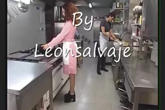 كانت الفتاة تستمتع بشرج صديقتها وتلعق كسها صور سكس عربي جديد بلسانها