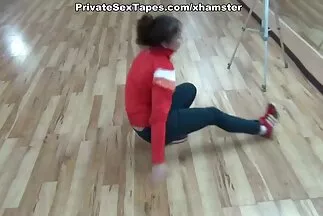 فراخ التدفق تسترخي على السرير مواقع سكس جديد عربي