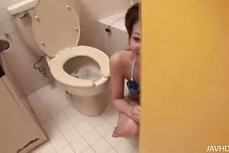 في المقابلة سكس عربي جديد وقديم ، جلس المدير السيدة على القضيب.