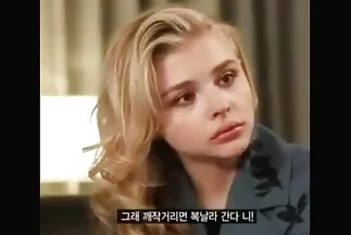 الناضجة يلعق الشباب لها شق سكي عربي جديد حميم رائع.